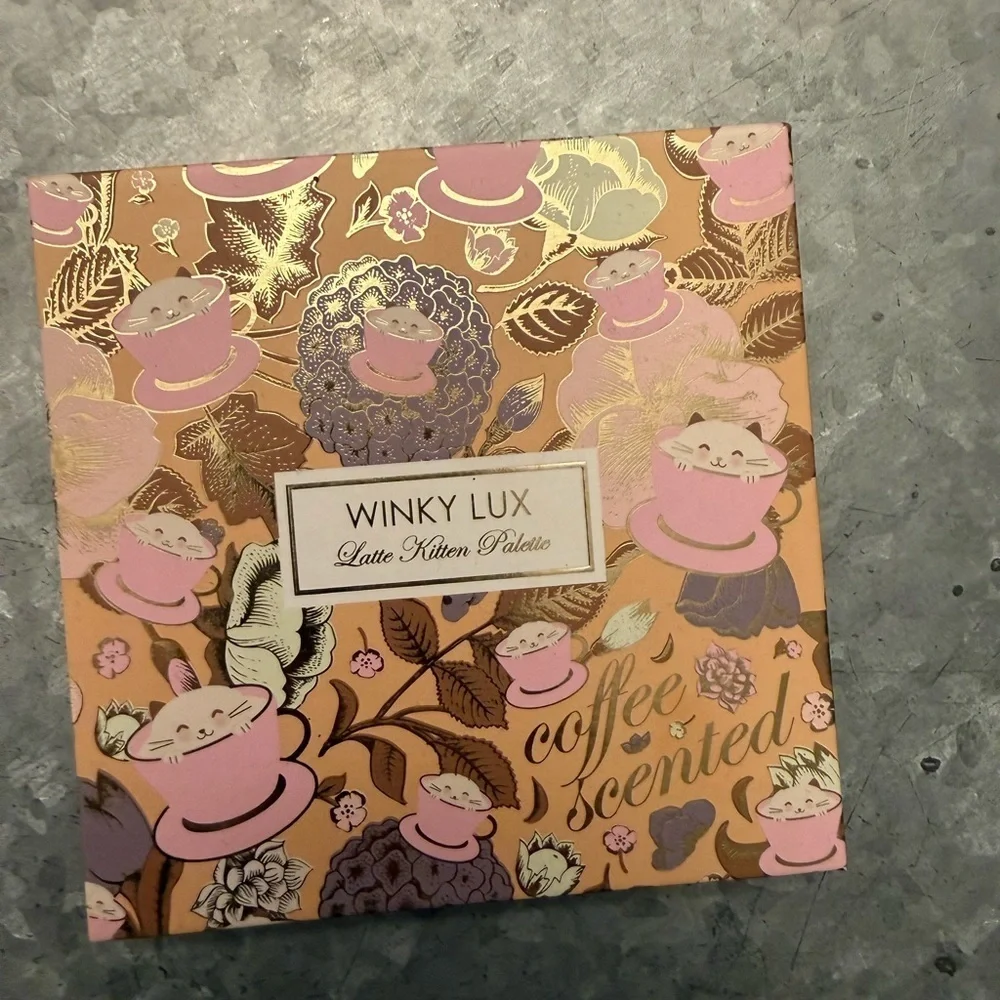 Winky Lux Latte Kitten Palette – Coffee Scented Eyeshadow